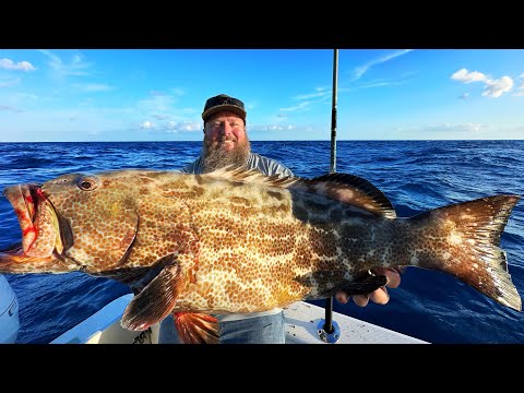 Battling Rough Seas for Grouper & Mahi | Extreme Fishing in the Florida Keys!