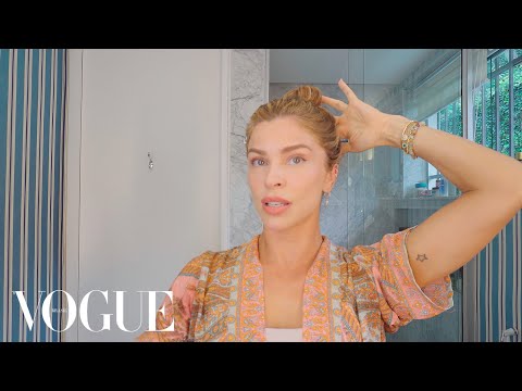 Grazi Massafera ensina técnica para ondas naturais no cabelo | Segredos de Beleza | Vogue Brasil