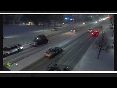 Snowy evening road conditions Antelope Valley Pkwy and O St Lincoln Nebraska 2-19-26