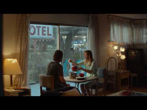 노벨상 작가 원작. 홀로 간병인으로 살아가던 그녀, 10대들 장난에 휘말려 일생을 건 모험을 감행하는데...,