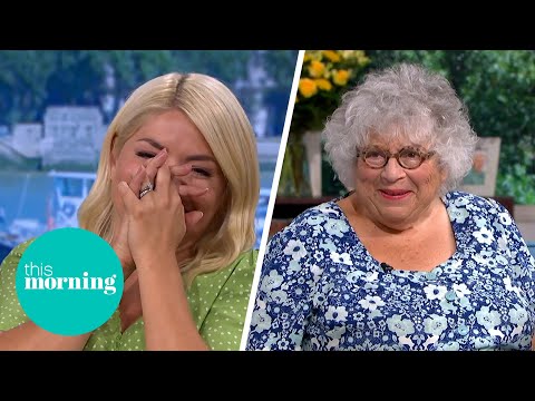 Miriam Margolyes' Story Of Telling Leonardo DiCaprio To Wash More Leaves Everyone Laughing | TM
