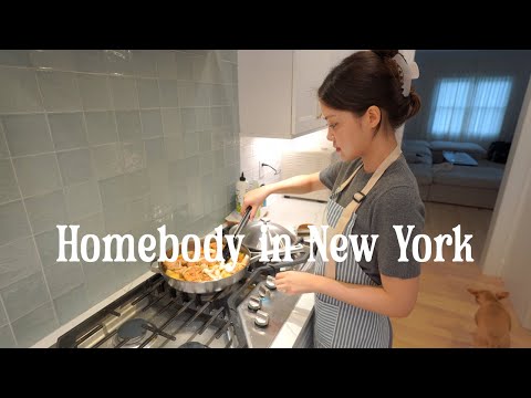 Homebody in New York | Feels like winter so cooking cozy meals, said yes to the dress, holiday shops
