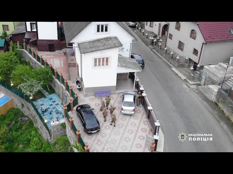 Поліція затримала членів злочинної організації шахраїв, яка привласнила майже 18 мільйонів гривень