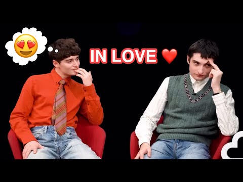 Finn Wolfhard and Noah Schnapp being IN LOVE for 2 minutes straight
