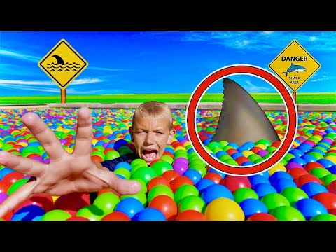 HelP…ShArK Swimming În My Pool!!