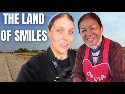 Thailand to China by Bike πΉπ π¨π³ The Kindness of Strangers! (EP.8)