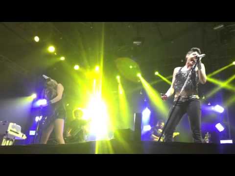 Ha Ash, Hanna se equivoca y Ashley la corrige