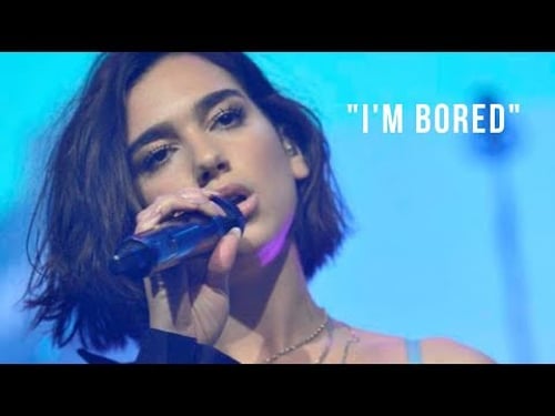 dua lipa having no stage presence for 1 minute