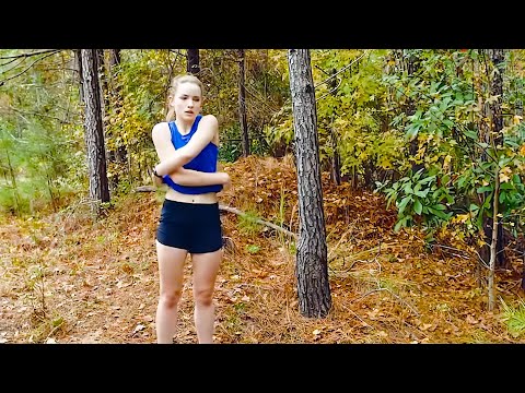 女人只是洗了个澡,结果捡到了800万巨款,谁料却害的同伴全部惨死,悬疑片