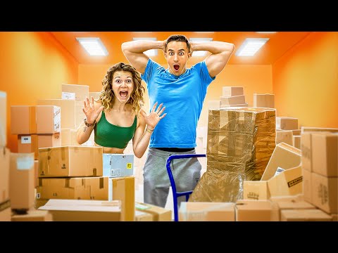 WE'RE OPENING THE WORST SUBSCRIBER PACKAGES!! @jujufitcats