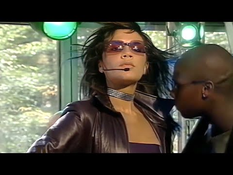 Victoria Beckham & Dane Bowers - Out Of Your Mind & Interview (Live at T4 - 2000) • HD