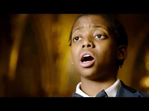 Malakai sings O Holy Night