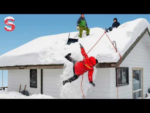 Skilled Snow Removal: Massive Roof Avalanche | Extreme Challenging Roof Snow Clearing Moments #22