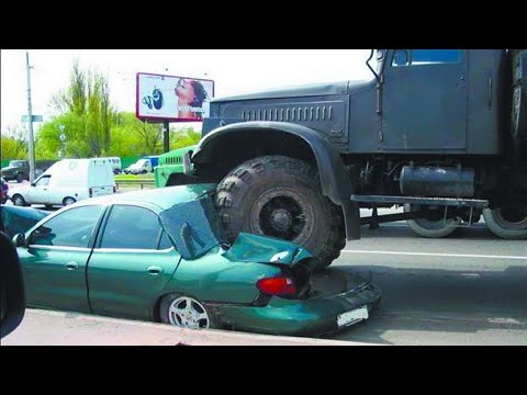 Дураки и дороги 2024 - Подборка лучших авто приколов "Попробуй не засмеяться 😂" (30 минут)
