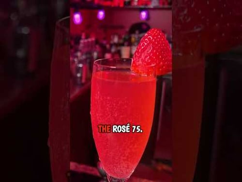 🥂 Rosé 75 for Valentine’s Day ❤️🍓#ValentinesDayCocktails #Rose75 🥂🍓