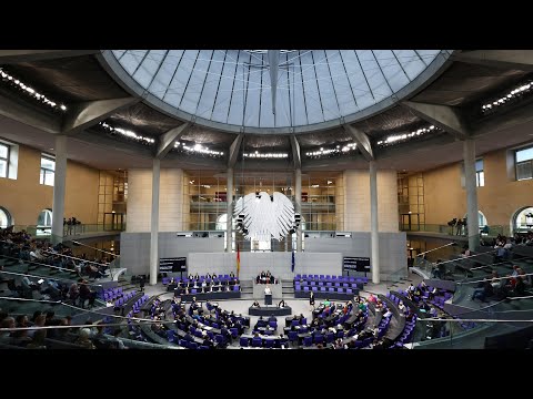 Bundestag LIVE: EU-Chatkontrolle, Pflegefachassistenzausbildung & 35 Jahre Deutsche Einheit