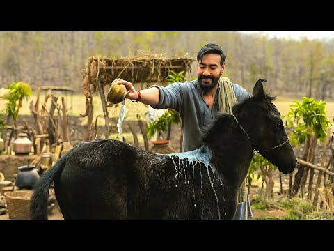 الانجليز أحتلوا ارضه و ذلوه زي العبيد و ميعرفوش انه هيمتلك حصان هيكبر زي الوحش وهيرجع كرامة صاحبه