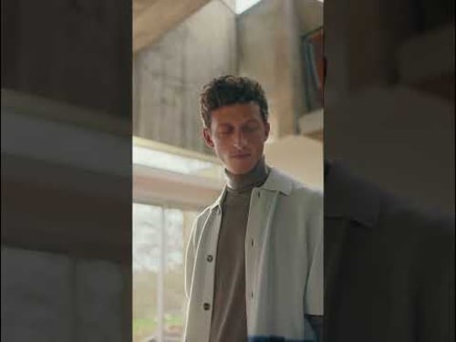 Setting up the purrfect spot 🔍📏🐈