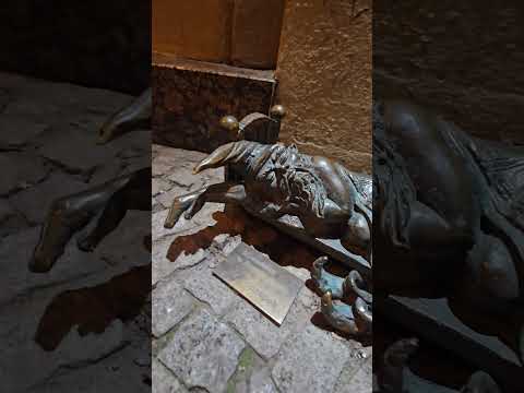 Shhh... Wrocław's Sleepy Dwarf is Dreaming 🧙♂️✨ | Hidden Calm on Kiełbaśnicza 🇵🇱