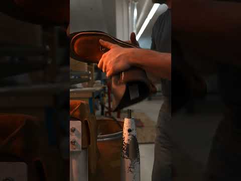 Caulk Boot Build pt.3 - Slip getting stuck and stitched πΊπΈ @jkbootsusa #jkboots #leatherworks