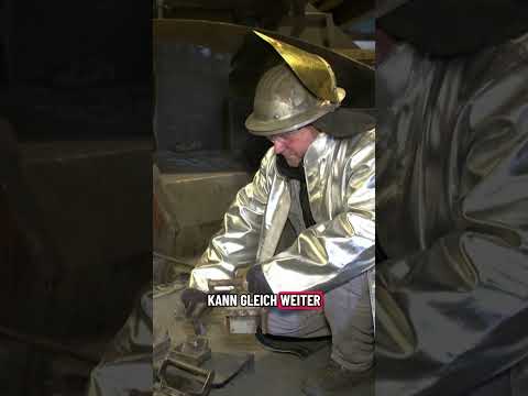 Wie HĂŒttenwerker glĂŒhendes Roheisen prĂŒfen đ„