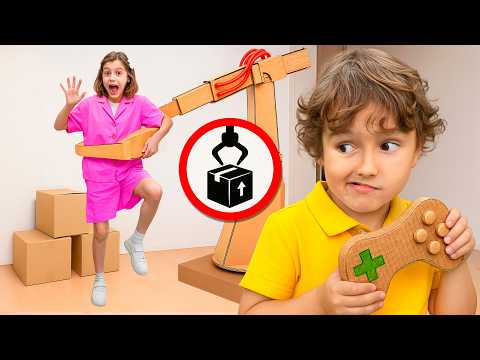 Eva and the Friends cardboard challenges and adventures