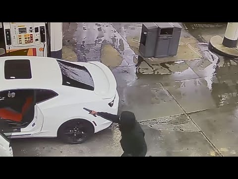 Video shows Atlanta gas station theft during COVID-19 pandemic