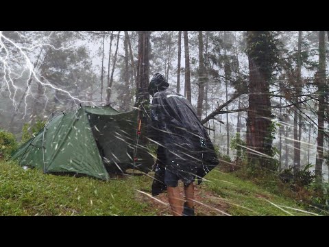 🏕 CAMPING BRAVED HEAVY RAINS AND TERRIBLE THUNDERSTORMS ⛈️ NEW COZY TENT