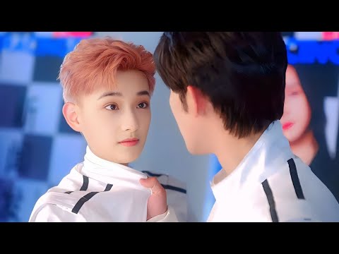 A girl disguises herself as a boy to join a car race. She share room with the Handsome Boy. Kdrama