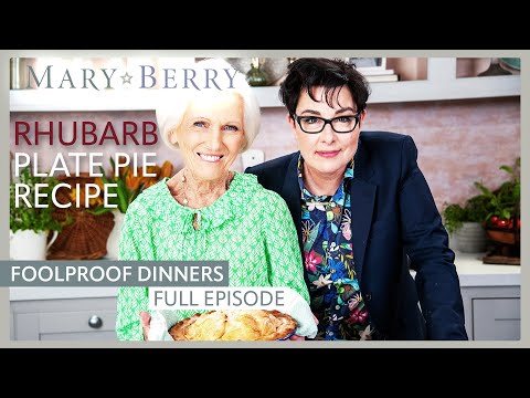Sue Perkin's Crowd Pleasers | Mary Berry's Foolproof Dinners Episode 4 | Full Episode | Mary Berry