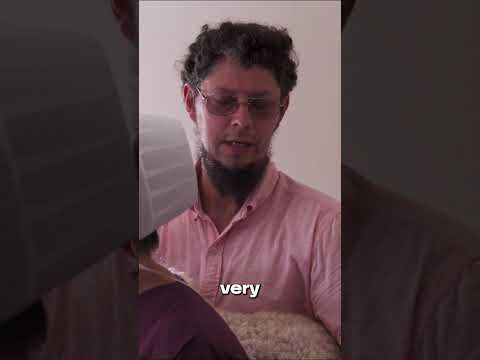 Little Pinky has entered the chat 🤭 | Suddenly Amish | TLC