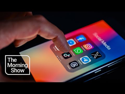 Turn over your phone: Visitors to US may soon be forced to submit their social media history