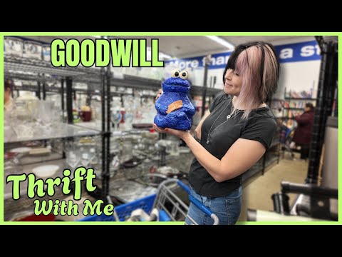 Had A Moment of WEAKNESS at GOODWILL | Thrift With Me | Niknax Reselling