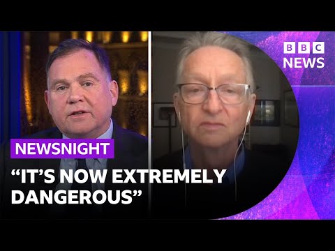 'Godfather of AI' Geoffrey Hinton warns about the "dangerous" future of AI