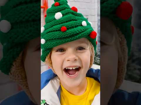 A mãe e o Chris estão construindo um boneco de neve