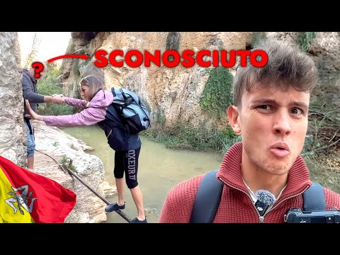 OUR FIRST (STRANGE) TIME IN SICILY 🍋