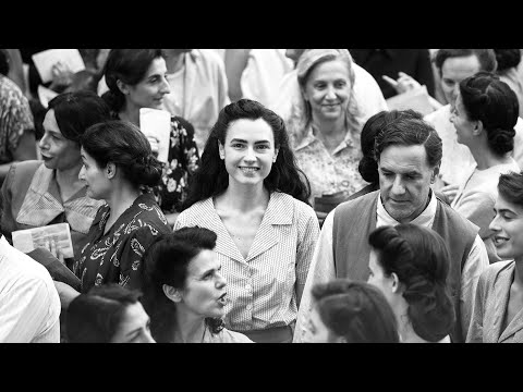 2023意大利票房冠军,母亲在家暴中觉醒,为了女儿不惜一切代价,26万人打出9.4高分,22分钟看完2023年喜剧历史电影《还有明天》