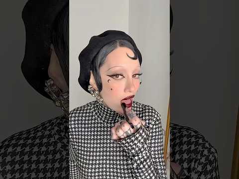 Lipstick Bandits @young_emperors