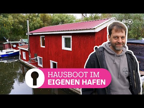 Between houseboat and construction trailer: Living in your own harbor | ARD Room Tour