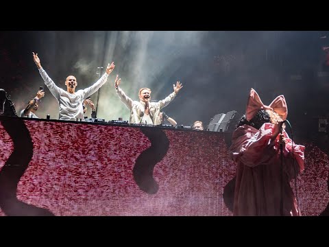 Titanium LIVE at Ultra’s 25th Anniversary – David Guetta, Sia & Afrojack reunite on Stage! 🔥