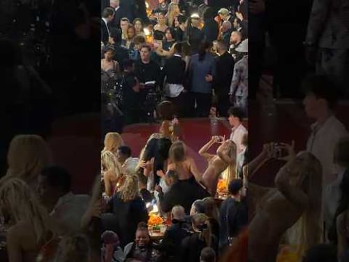 Tate McRae, Zara Larsson and Katseye grabbed pics. ✨ #tatemcrae #zaralarsson #katseye #grammys #bts