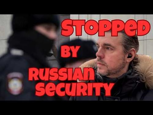 🇺🇸AMERICAN walks in a RUSSIAN Park!🇷🇺Alone in Moscow!?🚔🌖🗑️Or is he? 👀⚡️
