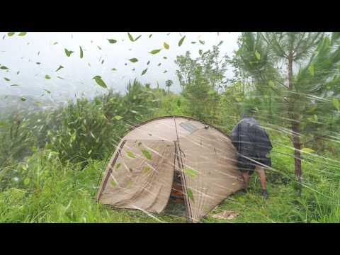 AMAZING ‼️ CAMPING IN THE RAIN, WIND AND THUNDER ⛈️ RELAXING IN A COMFORTABLE TENT IN HEAVY RAIN
