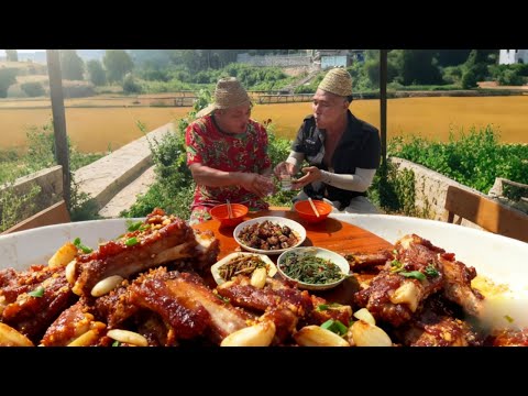 浓浓的蒜香,配上新鲜的排骨,外酥里嫩,香气浓郁,好吃到根本停不下来。#三农#农村生活#农村美食【农人明仔】