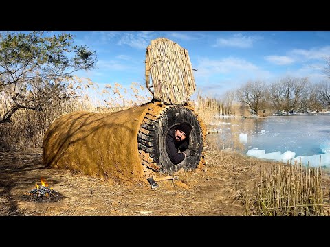 Building a Warm Shelter with Clay and Reeds Survival Skills