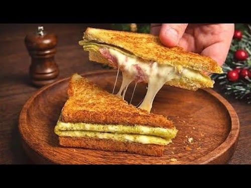 I’ve Eaten This 3 Mornings In A Row! The Best 5-Minute French Toast Sandwich.