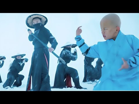 The killer in black chased a 6-year-old monk, but was completely defeated by the monk!