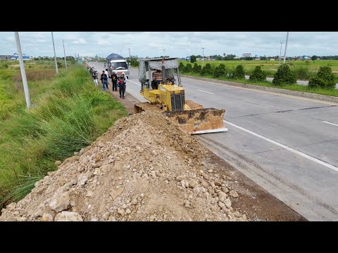 Top Driving Experts at Work! Skilled Bulldozer & Dump Truck Operations with Safety First