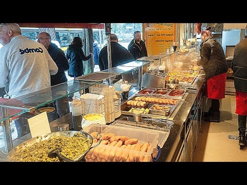 베를린 최고의 길거리 음식! 1979년 부터 시작된 스낵바와 독일 국민간식 커리부어스트 - Best street food in Berlin! currywurst