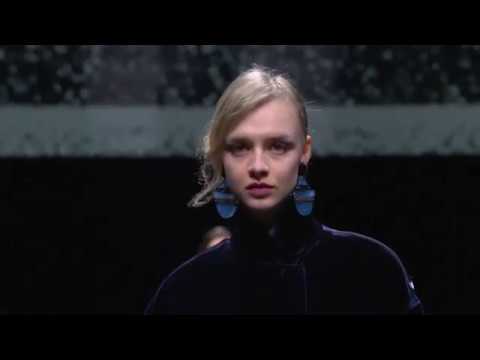 Giorgio Armani - 2020 Fall/Winter Womenswear Fashion Show